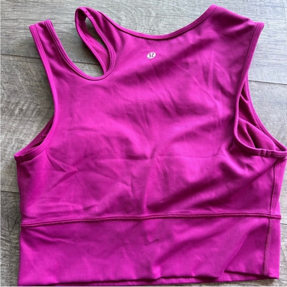 Lululemon Mastered Motion Cropped Tank in a beautiful magenta! Like new. - Picture 2 of 3